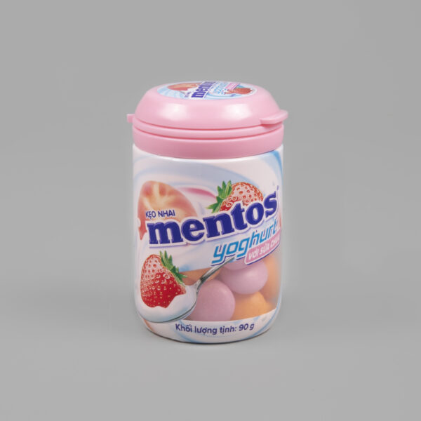 Жевательные конфеты Ментос Йогурт (Персик Клубника) 90гр (6)