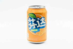 Газированный напиток Fanta Orange (Апельсин) 330мл (24) Китай Газированный напиток  Fanta Оригинал 330мл(24) Китай